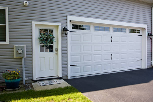 24/7 Emergency Garage Door Panel Replacement experts in Manti, UT